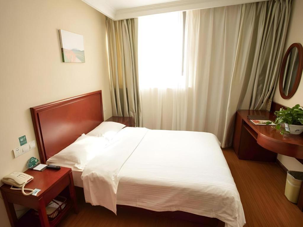 Greentree Inn Suzhou Railway Station North Square Haobainian Wedding Dress City Express Hotel Екстер'єр фото